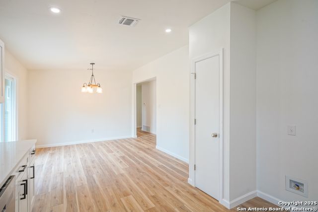 433 Byrd, Universal City, Texas image 9