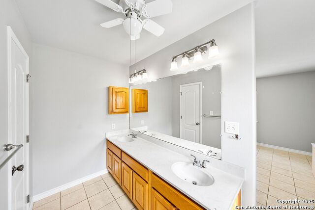 411 Shannon Ridge Dr, Floresville, Texas image 17