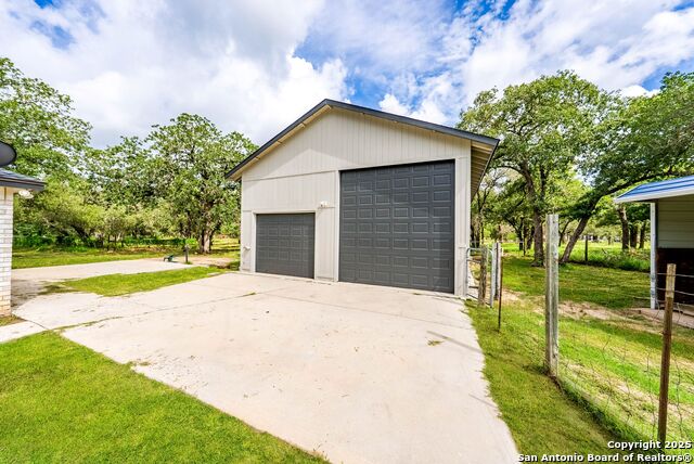 411 Shannon Ridge Dr, Floresville, Texas image 34