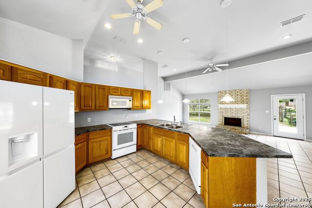 411 Shannon Ridge Dr, Floresville, Texas image 9