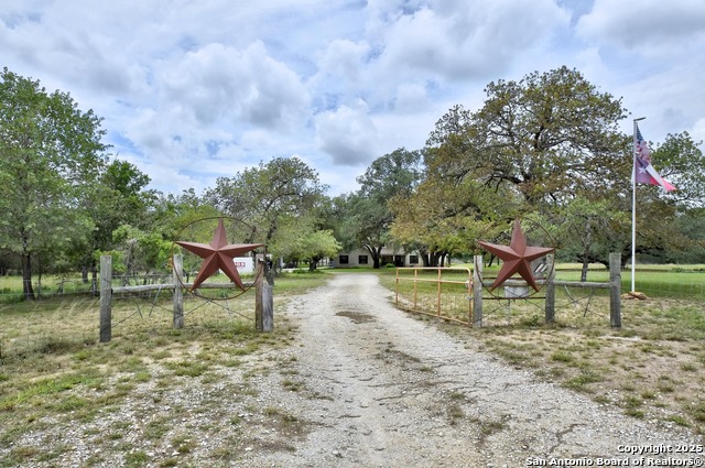 1810 Burr Oak, Adkins, Texas image 11