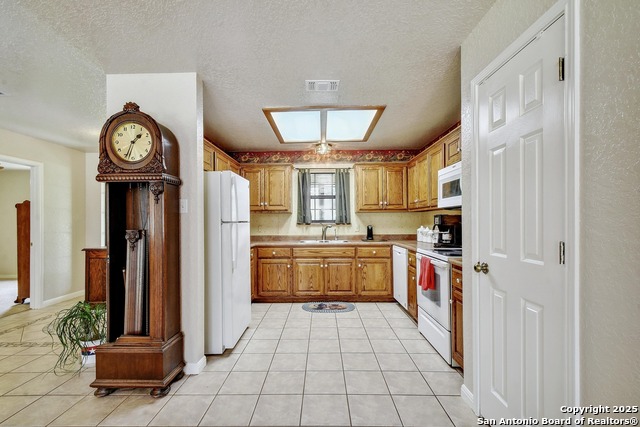 1810 Burr Oak, Adkins, Texas image 17