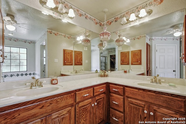 1810 Burr Oak, Adkins, Texas image 20