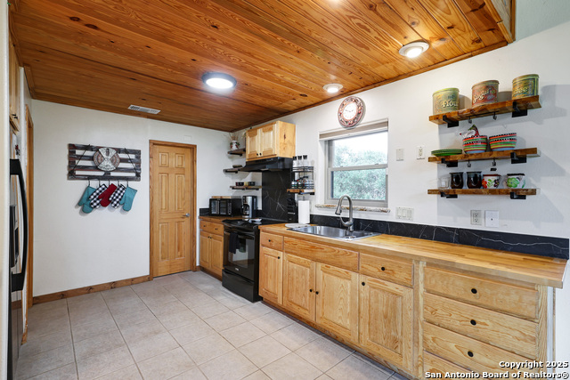 727 Private Road 1508, Bandera, Texas image 10