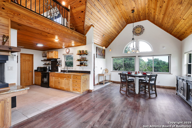 727 Private Road 1508, Bandera, Texas image 8