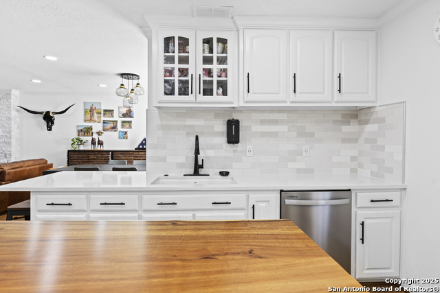 13423 Forum, Universal City, Texas image 11