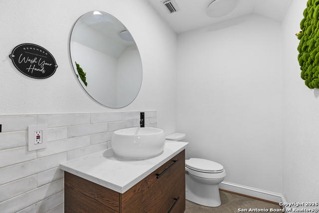 13423 Forum, Universal City, Texas image 12