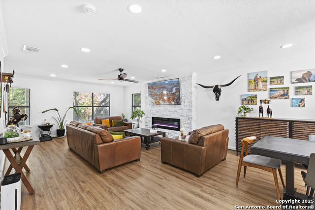 13423 Forum, Universal City, Texas image 6