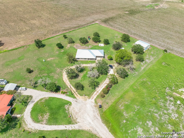 472 County Road 444, Hondo, Texas image 25