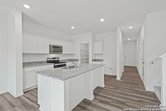 108 Dionicio Loop, Seguin, Texas image 4