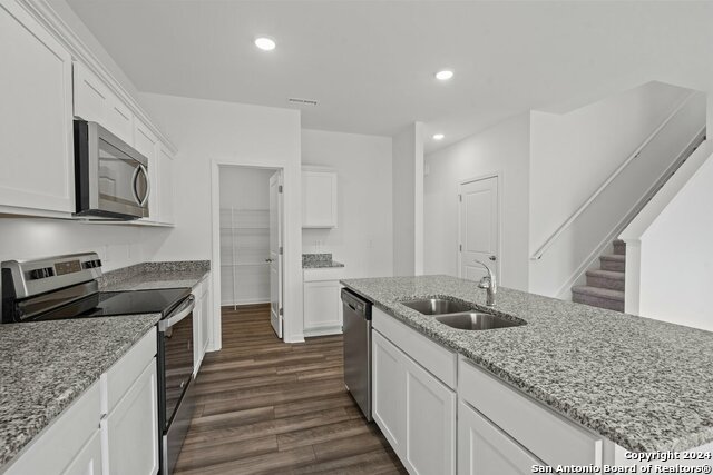 108 Dionicio Loop, Seguin, Texas image 6
