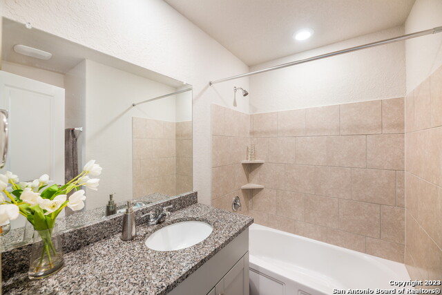 760 Opossum Trl, New Braunfels, Texas image 19