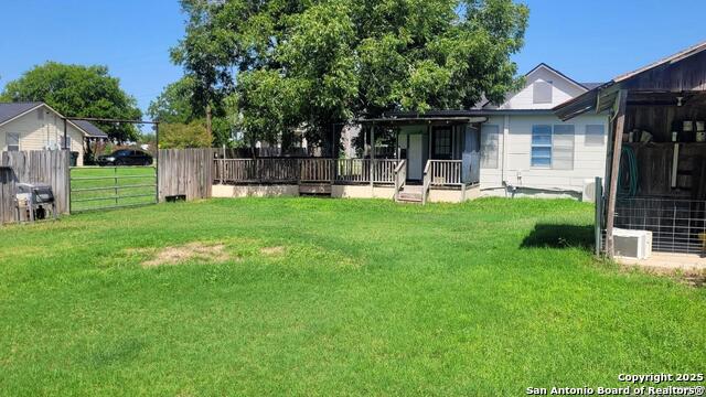 205 Maverick, Falls City, Texas image 18