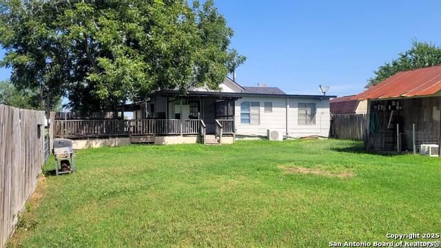 205 Maverick, Falls City, Texas image 19