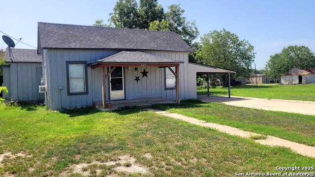 205 Maverick, Falls City, Texas image 2