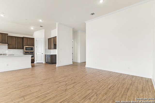 127 Arched Oak, Floresville, Texas image 13