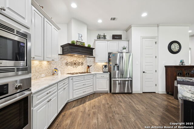 402 Knoll Springs, Boerne, Texas image 12