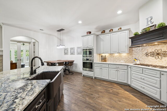 402 Knoll Springs, Boerne, Texas image 13