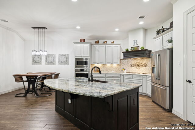 402 Knoll Springs, Boerne, Texas image 14
