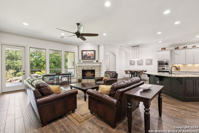 402 Knoll Springs, Boerne, Texas image 7