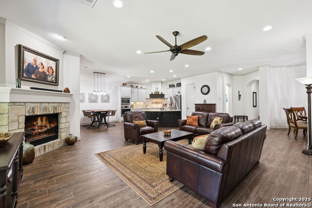 402 Knoll Springs, Boerne, Texas image 9