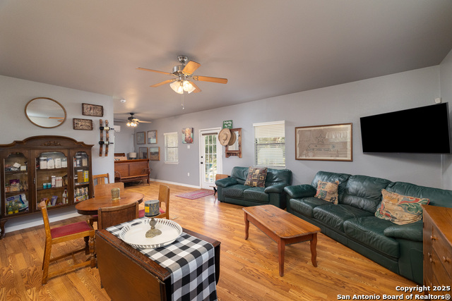 1060 Forest View Dr, Blanco, Texas image 9