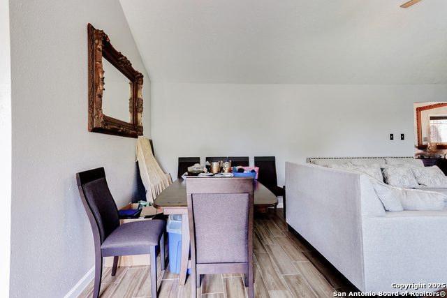 8403 S Meadow Bird Circle, Missouri City, Texas image 15