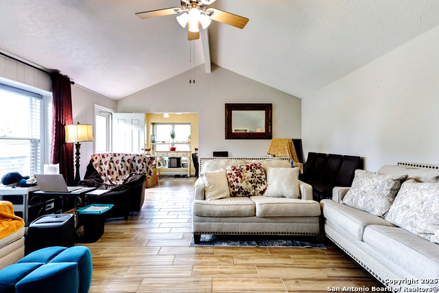 8403 S Meadow Bird Circle, Missouri City, Texas image 19