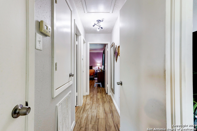 8403 S Meadow Bird Circle, Missouri City, Texas image 25