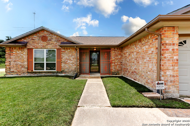 8403 S Meadow Bird Circle, Missouri City, Texas image 3