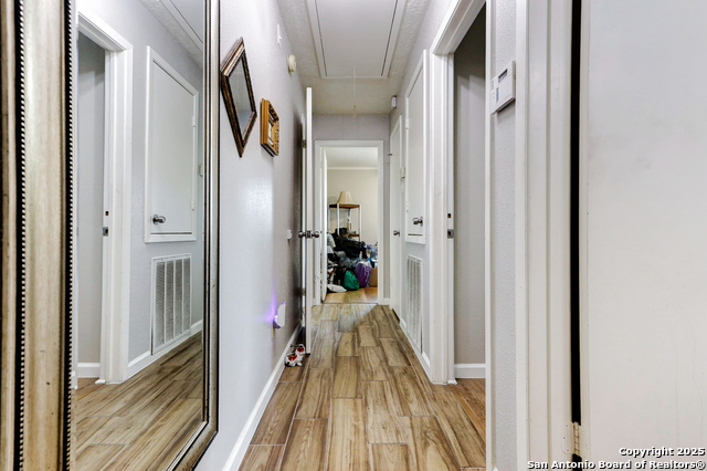 8403 S Meadow Bird Circle, Missouri City, Texas image 30