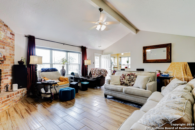 8403 S Meadow Bird Circle, Missouri City, Texas image 6