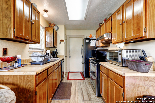 8403 S Meadow Bird Circle, Missouri City, Texas image 8