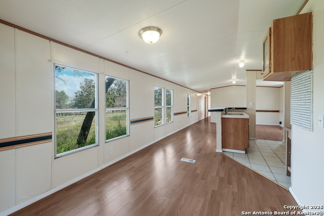 131 Flores Oaks, Floresville, Texas image 14