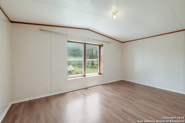 131 Flores Oaks, Floresville, Texas image 15