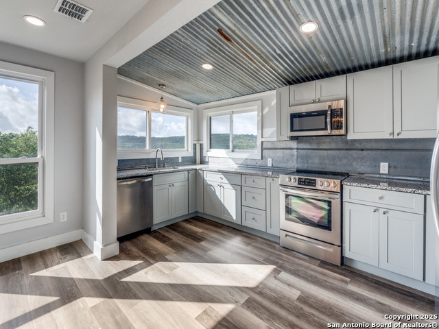 238 Ledgeview, Canyon Lake, Texas image 6