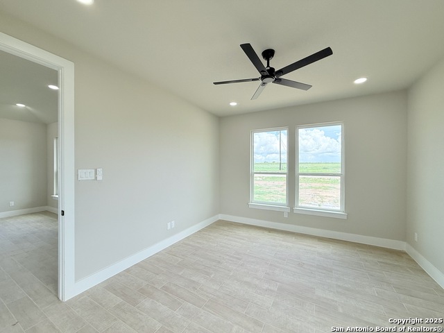 129 Camino Verde Ct, La Vernia, Texas image 11