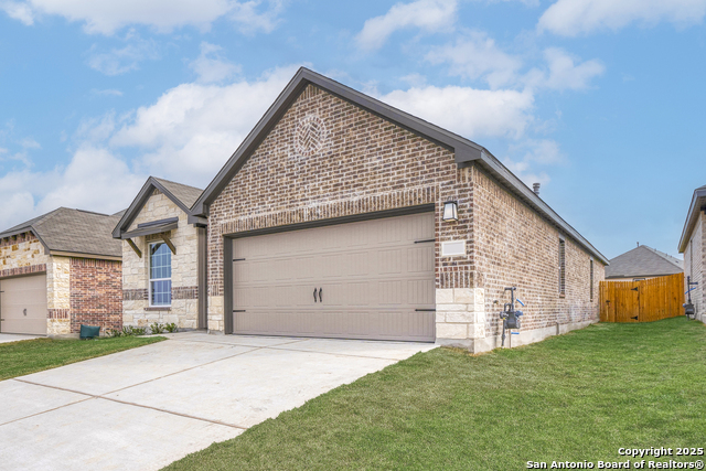 9418 Nubuck Branch, Converse, Texas image 2