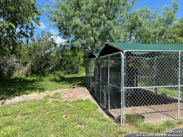 621 Cr 356, Kenedy, Texas image 20