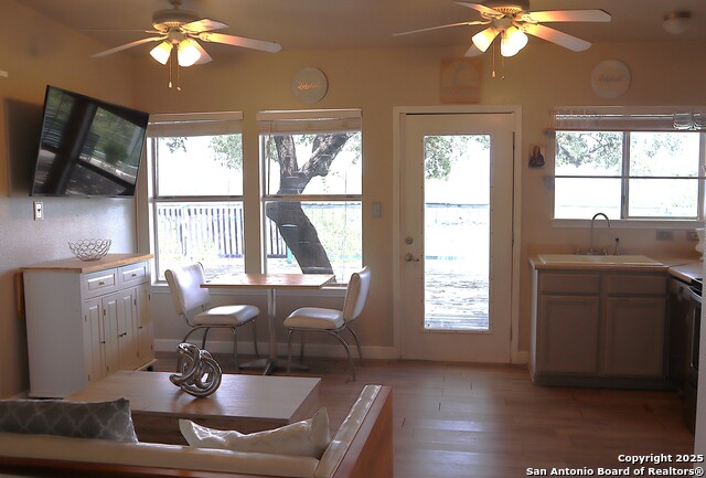 224 Paradise, Lakehills, Texas image 10