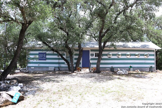 224 Paradise, Lakehills, Texas image 4