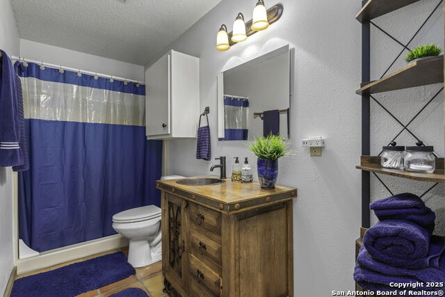 314 Sunset, Lakehills, Texas image 16