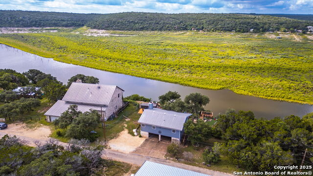 314 Sunset, Lakehills, Texas image 3