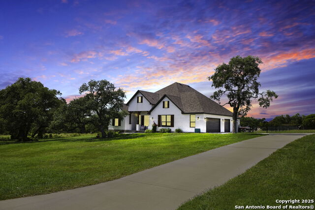 542 Private Road 3702, San Antonio, Texas image 2