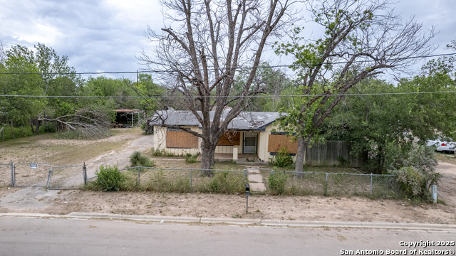 256 Shook, Uvalde, Texas image 1