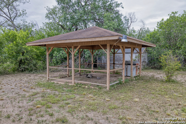 256 Shook, Uvalde, Texas image 3