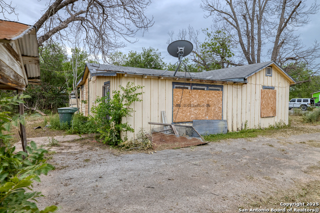 256 Shook, Uvalde, Texas image 9