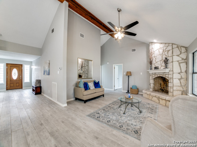 2580 Goat Hill, Lakehills, Texas image 9