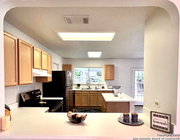 7906 Swindow Circle, Converse, Texas image 6
