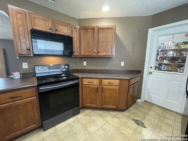 5927 Ironmill, Converse, Texas image 7